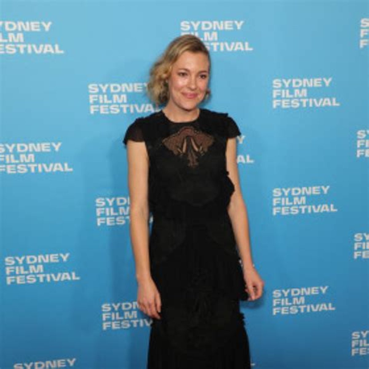 13 Facts About Mirrah Foulkes - Know Her Bio & Net Worth