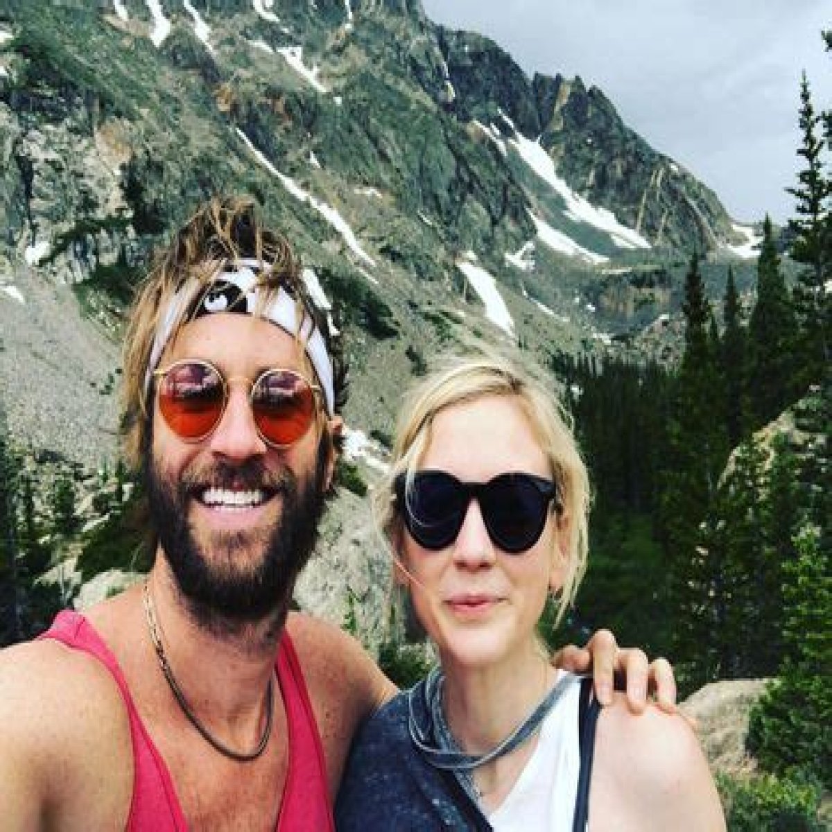 American Musician, Jon Siebels' is former boyfriend of Emily Kinney