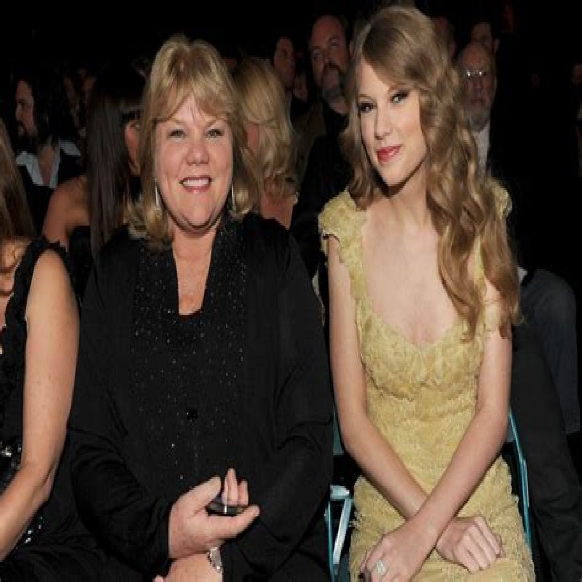 Are Taylor Swift's Parents Remarrying Each Other? Unraveling The Mystery