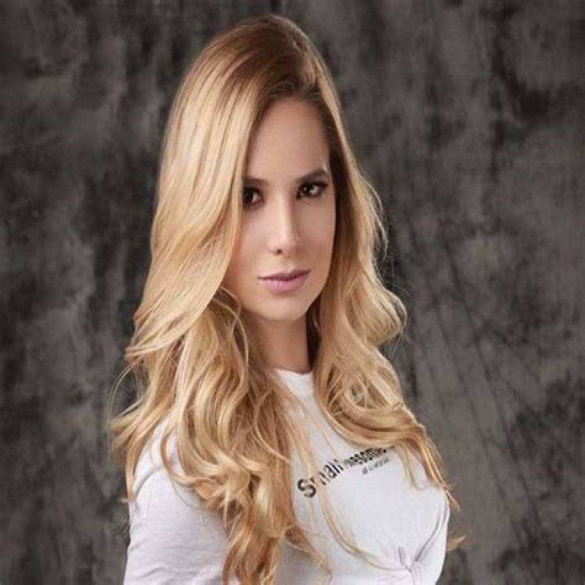 Catalina Edwards Biography, Age, Height, Husband, Net Worth, Family