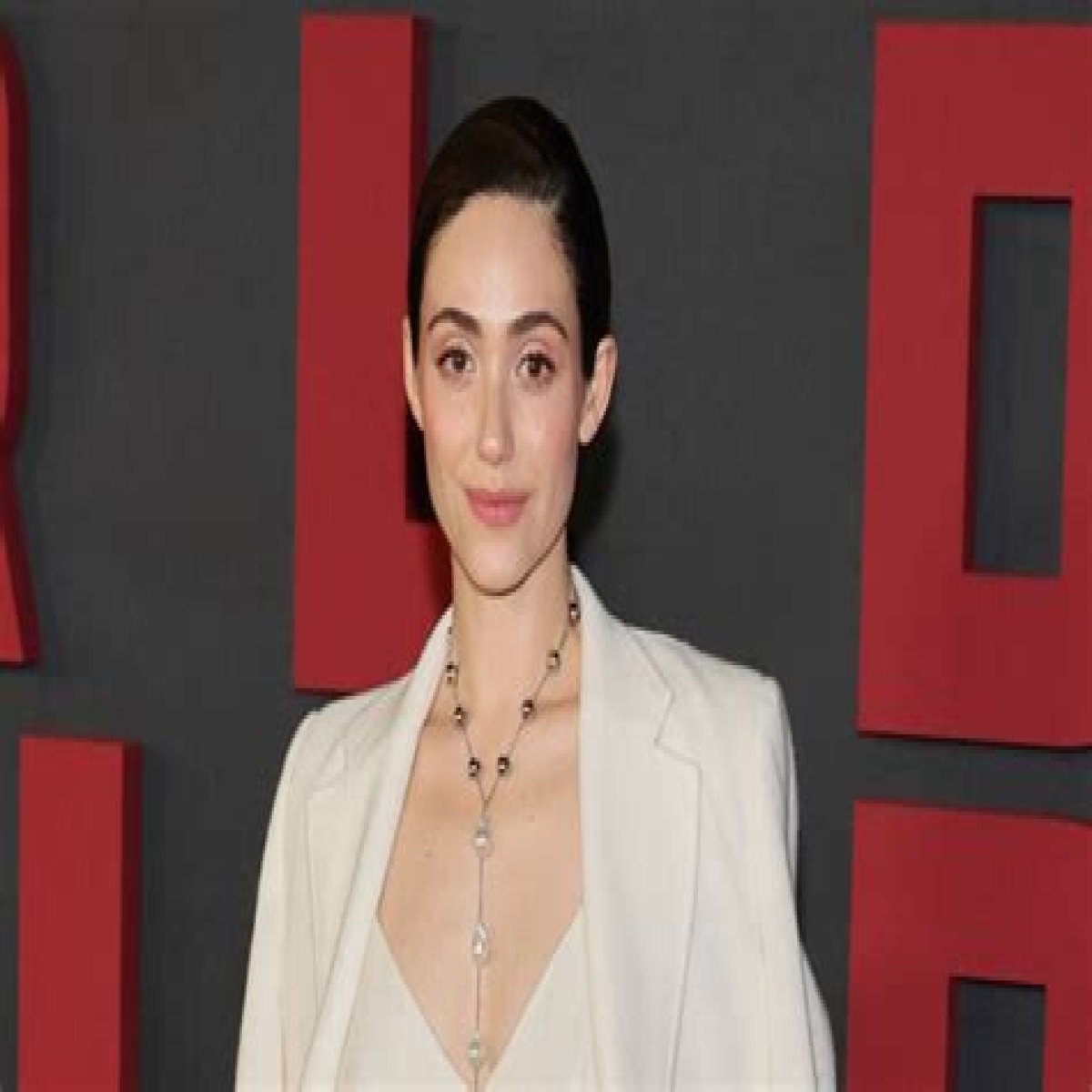Emmy Rossum Height, Weight, Age, Biography, Wiki, Husband, Net Worth