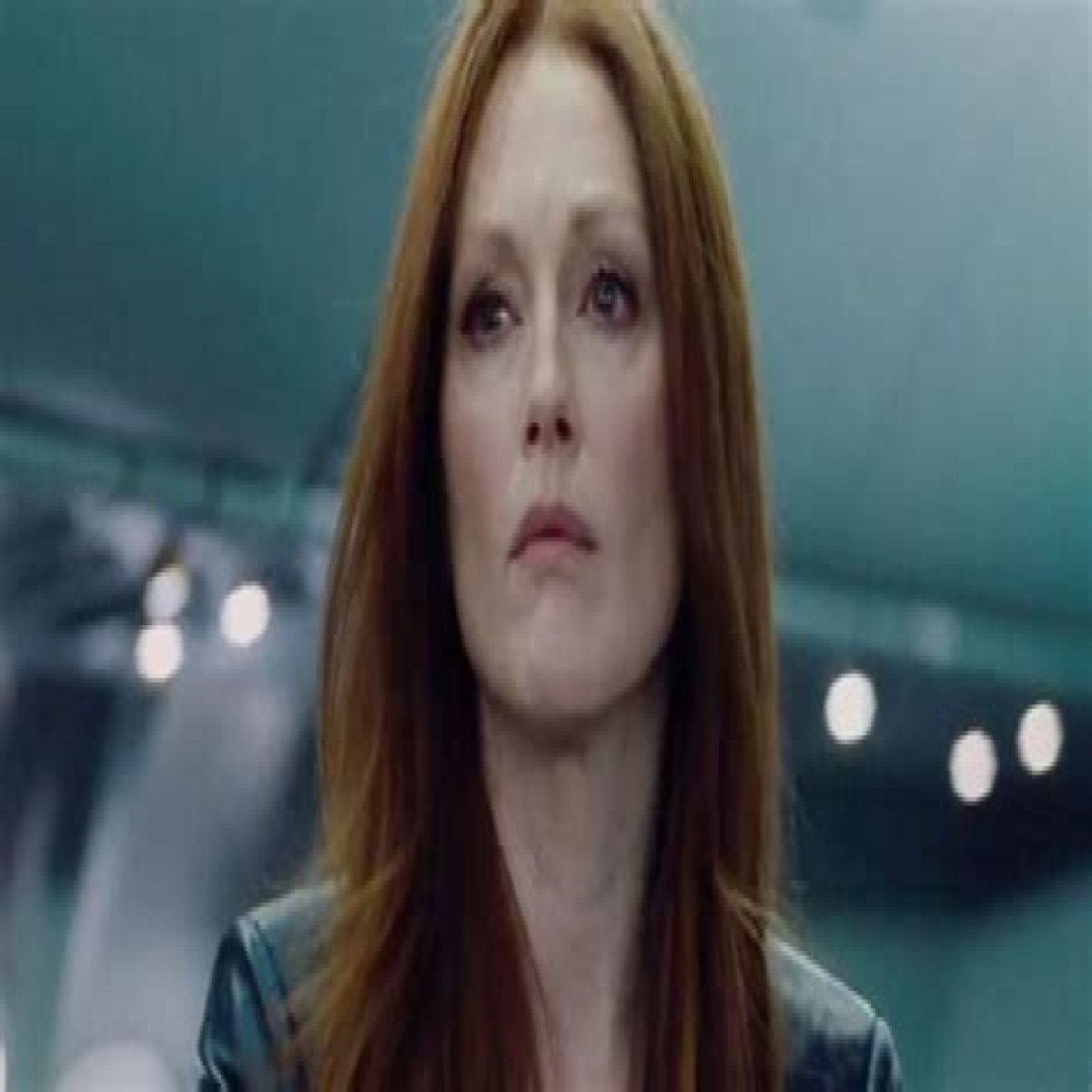 
How Much Money Does Julianne Moore Make?  Latest Income Salary

