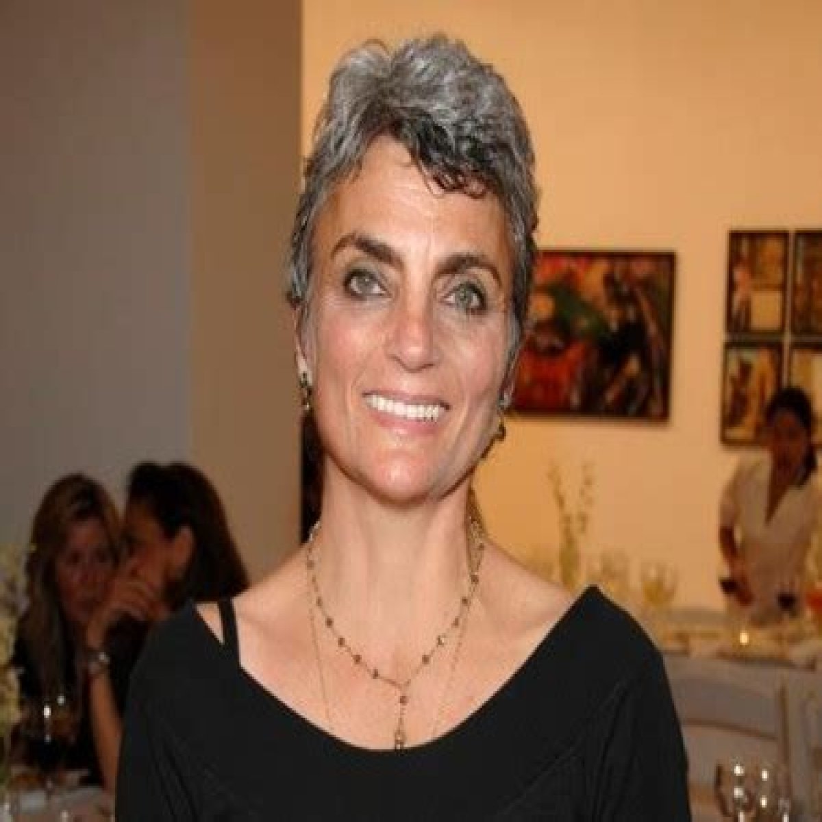 How Much Money Does Liza Todd Burton Make? Latest Liza Todd Burton Net Worth Income Salary