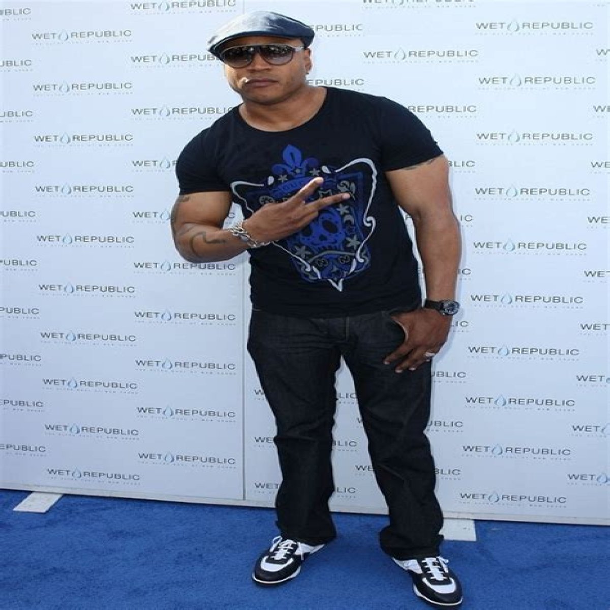 How tall is L L Cool J