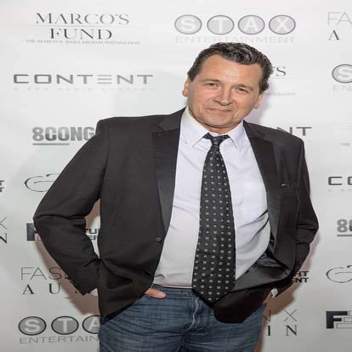 Mark Lindsay Chapman Biography, Age, Height, Wife, Net Worth, Family