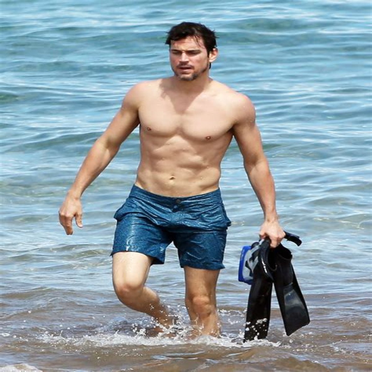 Matt Bomer is shirtless, damp & beautiful on vacation in Maui: would you hit it?
