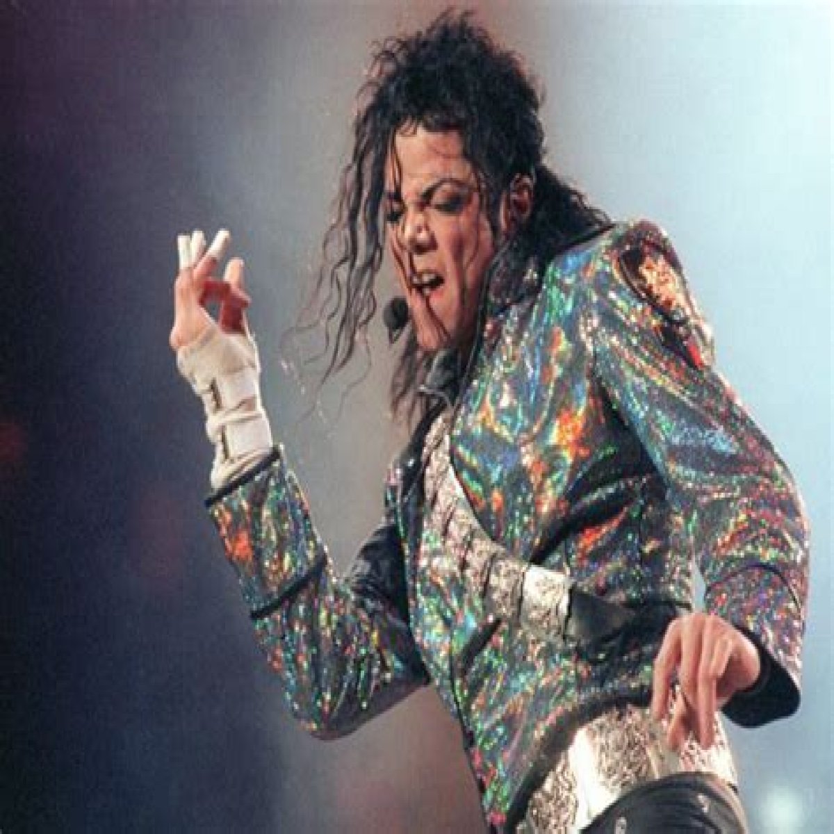 Michael Jackson Biography: Songs, Age, Albums, Girlfriend, Net Worth, Family, Sister, Parents, Children, Siblings, Cause Of Death, Wikipedia