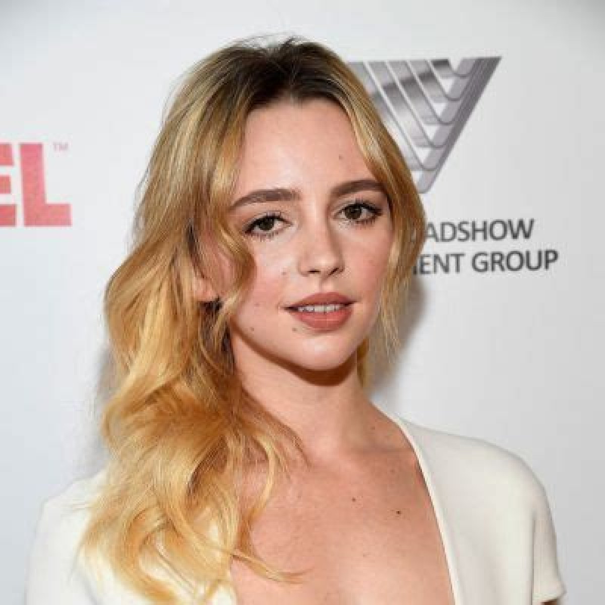 Natasha Bassett- Net Worth, Age, Height, Wiki, Boyfriend, Parents