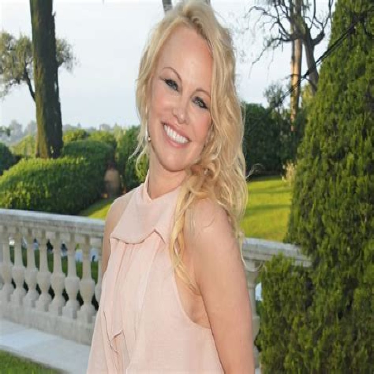 Pamela Anderson Net Worth | Celebrity Net Worth