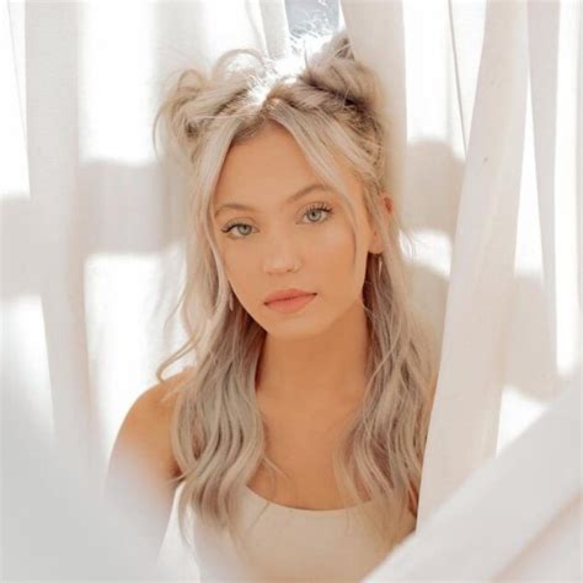 Riley Hubatka: TikToker, Age, Height, Bryce Hall, Net Worth !