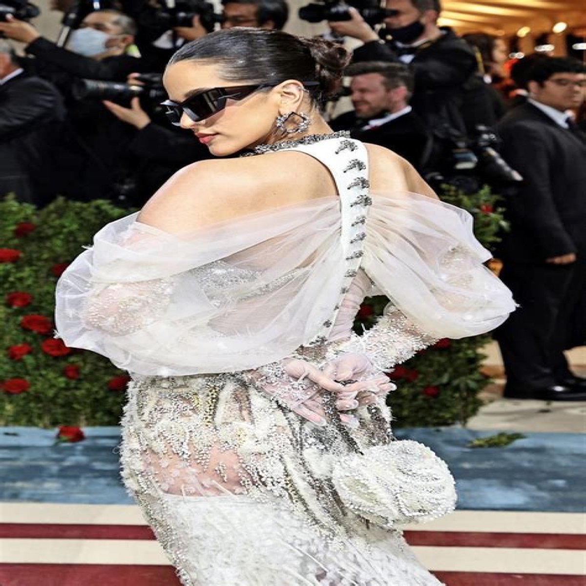 
					Rosalia in Givenchy at the Met Gala: excessive and on point?
				