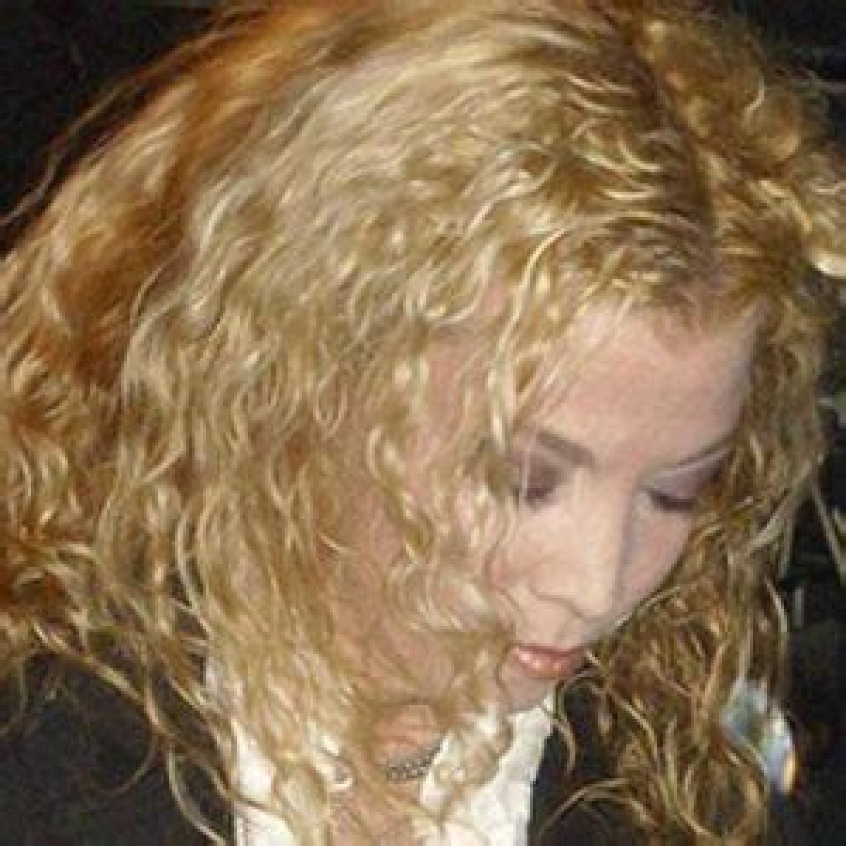Sean Yseult (Musician): Biography, Family, Husband, Career, and Net Worth!