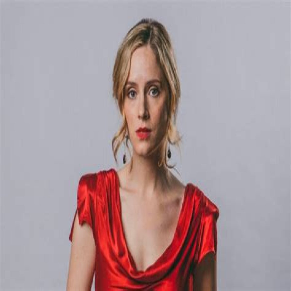 Sophie Rundle Biography: Age, Baby, Surgery, News, Net Worth, Husband, Hight, Weight Loss, Wiki, Boyfriend