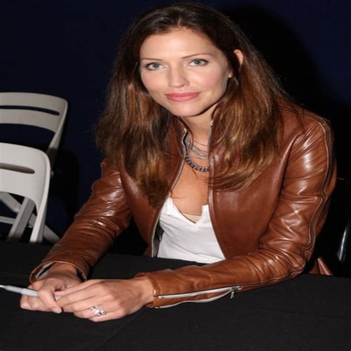 Tricia Helfer Height, Weight, Age, Boyfriend, Family, Facts, Biography