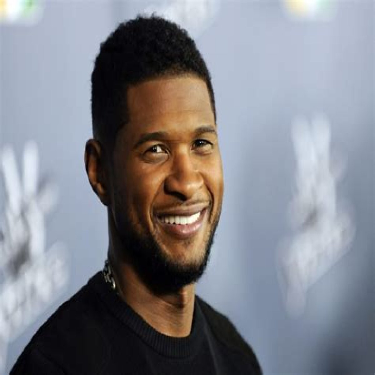 Usher Raymond Height - CelebsHeight.org