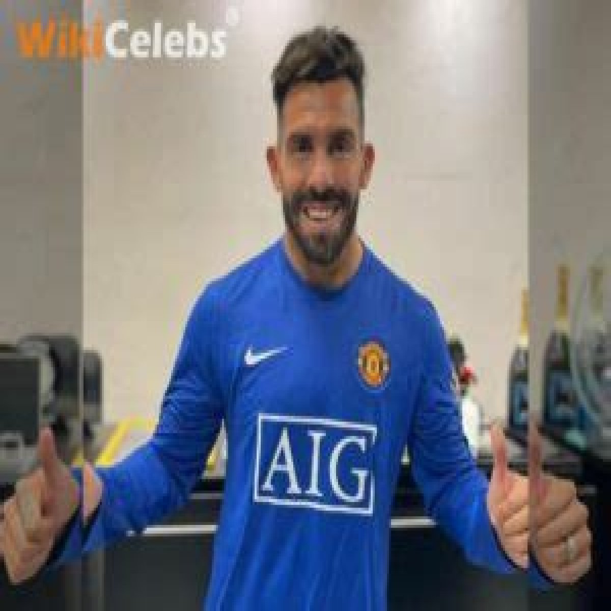 Who is Carlos Tevez? Biography, Age, Wife’s Name, Net Worth, Wiki, Kids, Career, Family & More